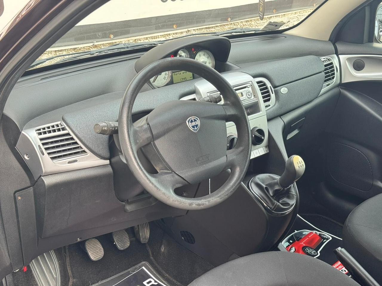 Lancia Ypsilon 1.3 MJT 75 CV Diva