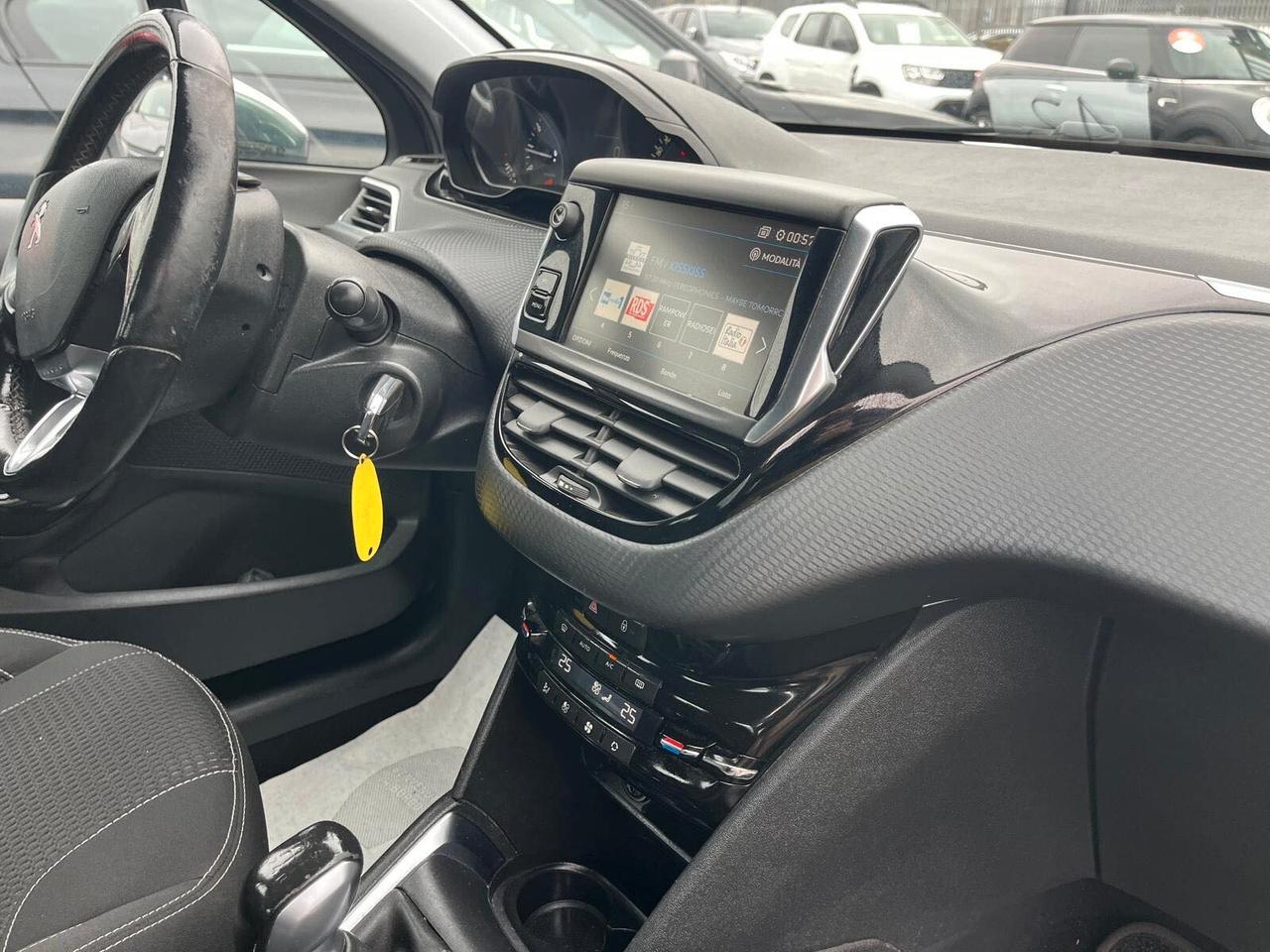 Peugeot 208 PureTech 82 5p. GPL Allure