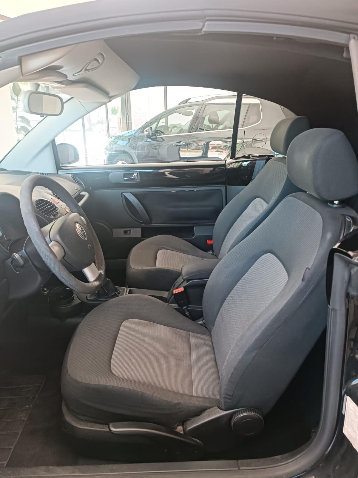 Volkswagen New Beetle 1.4 16V Cabrio OK NEOPATENTATI