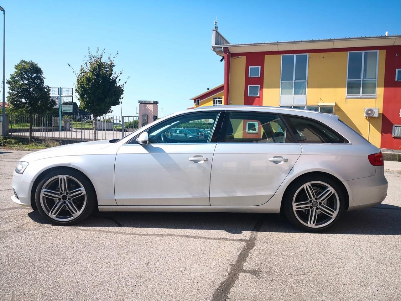 Audi A4 Avant 2.0 TDI 177CV multitronic ***PELLE/ALCANTARA***NAVI***XENO***