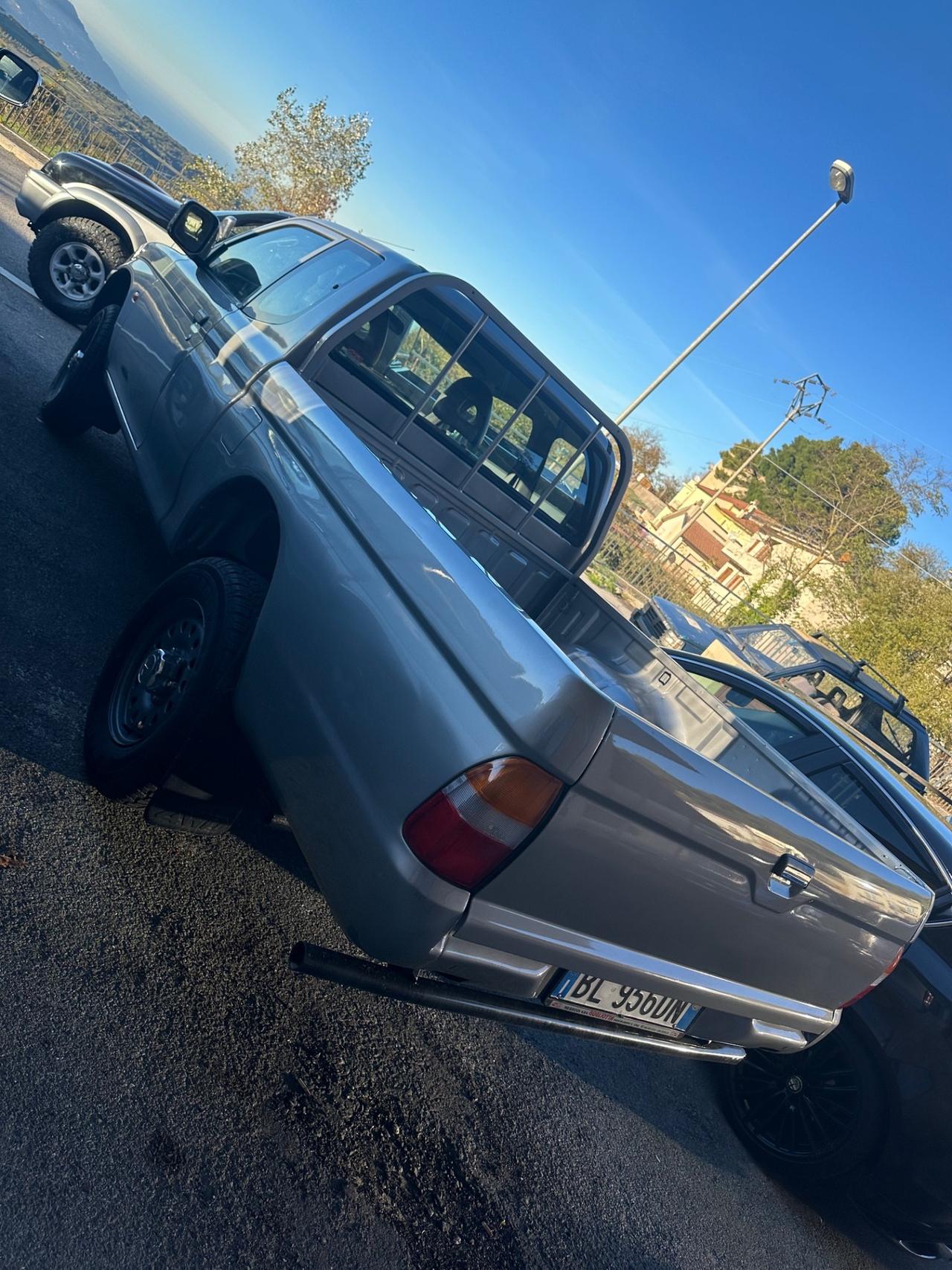 Mitsubishi L200 2.5 TDI 4WD Club Cab Pick-up GLS
