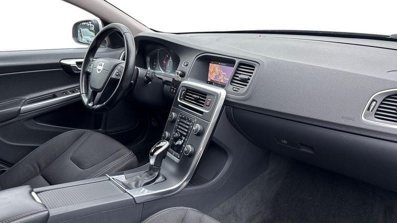 Volvo V60 I 2014 2.0 D3 Momentum Geartronic