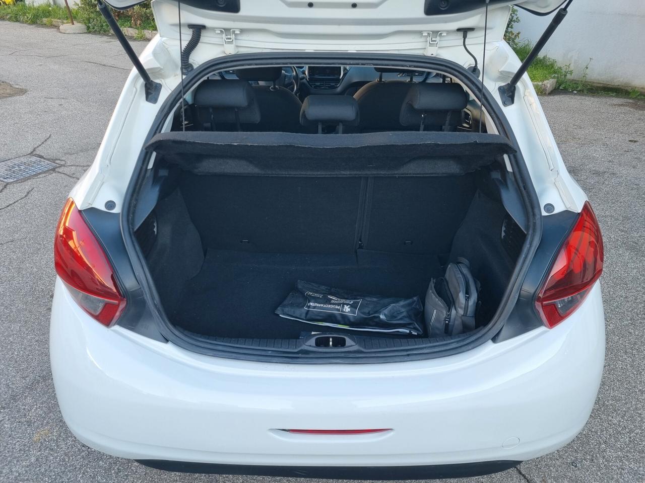 Peugeot 208 PureTech 82 5 porte Allure