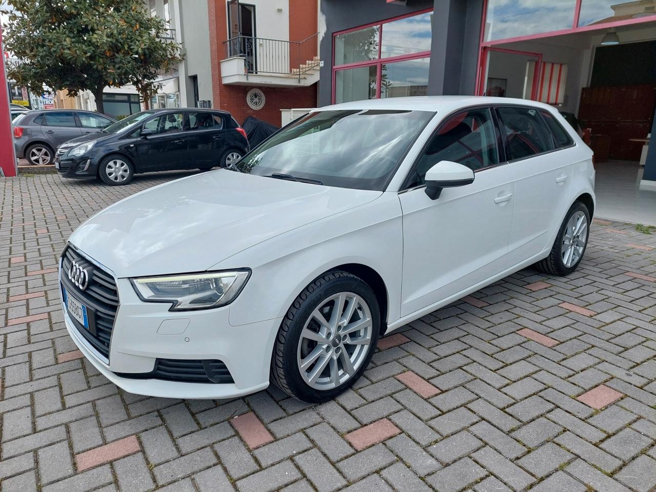 Audi A3 1.6 TDI 116CV NAVI LED CERCHIO 17