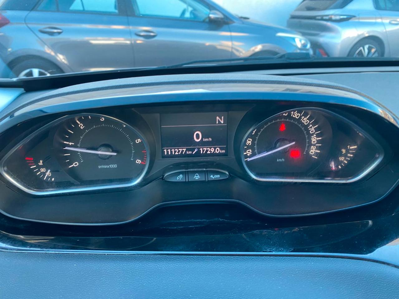 Peugeot 208 5 Porte 208 5p 1.4 e-hdi 8v Active s&s robot