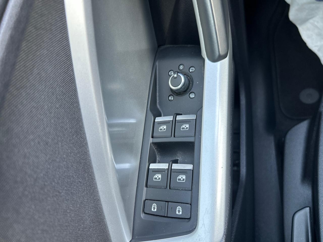 Audi Q3 35 2.0 tdi s-tronic