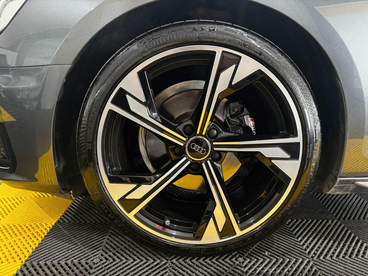 Audi A4 Avant 40 TDI S tronic line edition