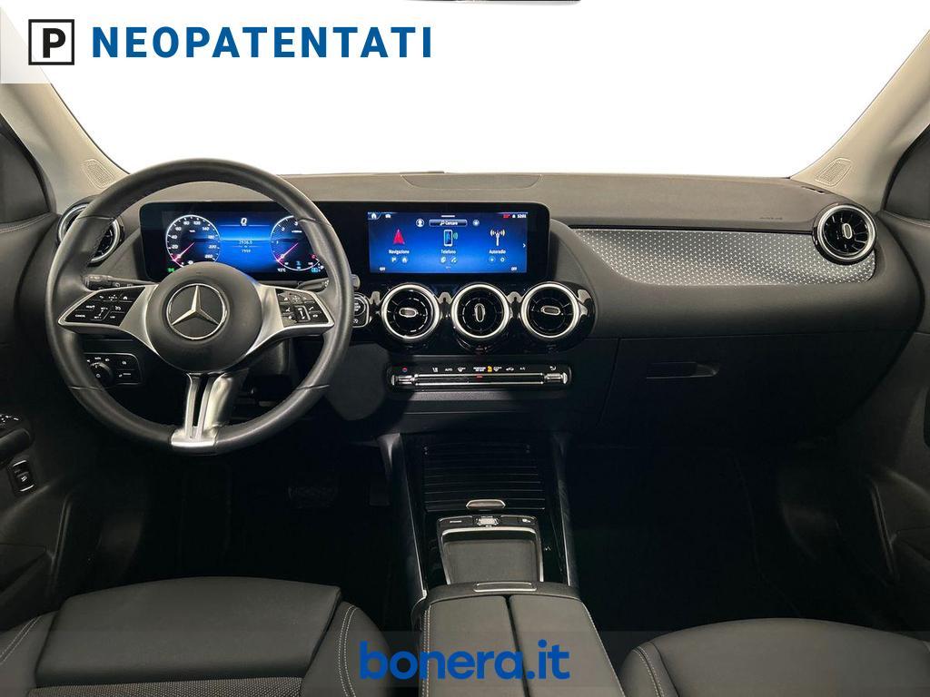 Mercedes GLA 180 180 D Progressive Advanced 8G-DCT