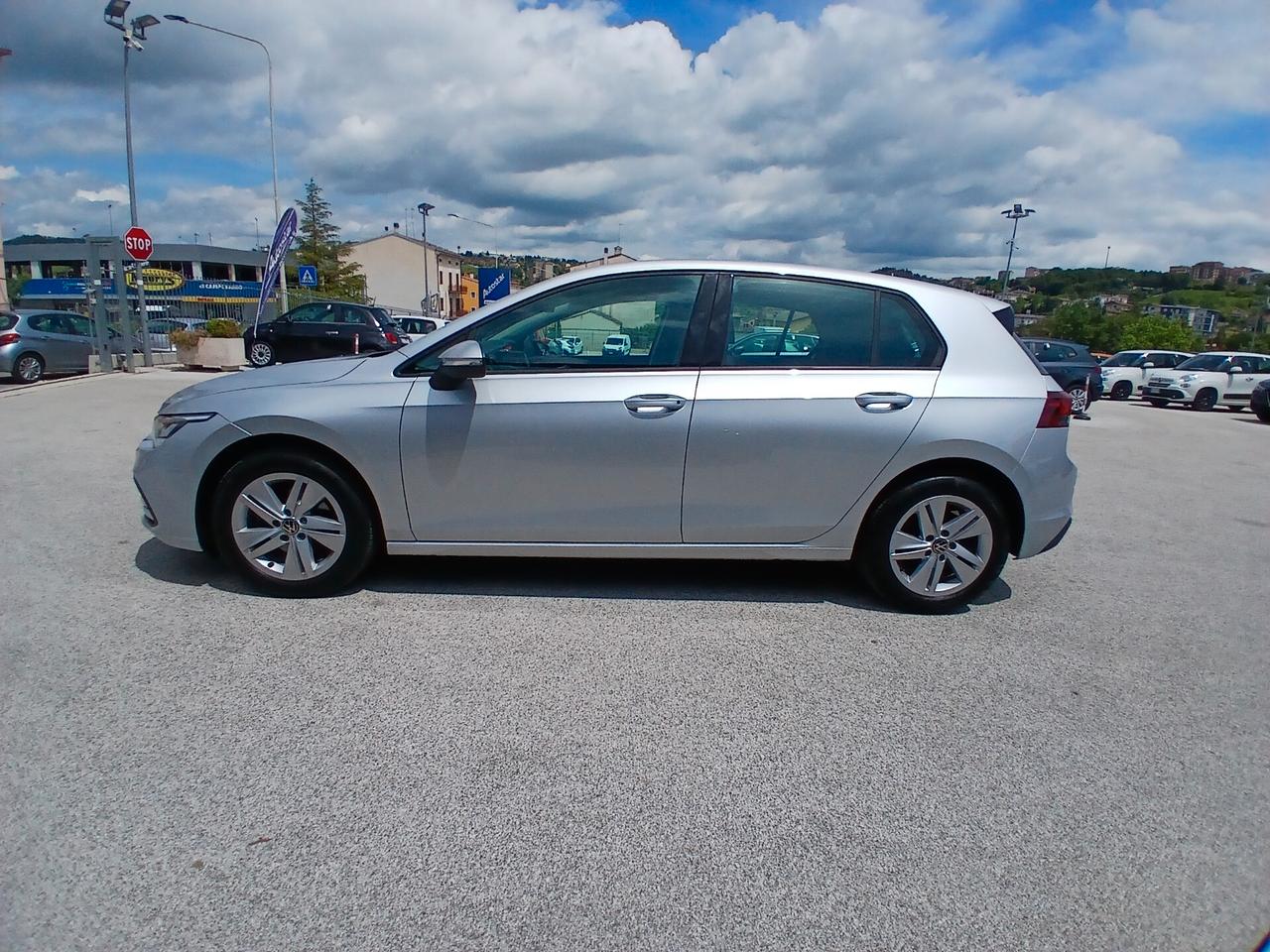 Volkswagen Golf 8 2.0 TDI 115CV 2020
