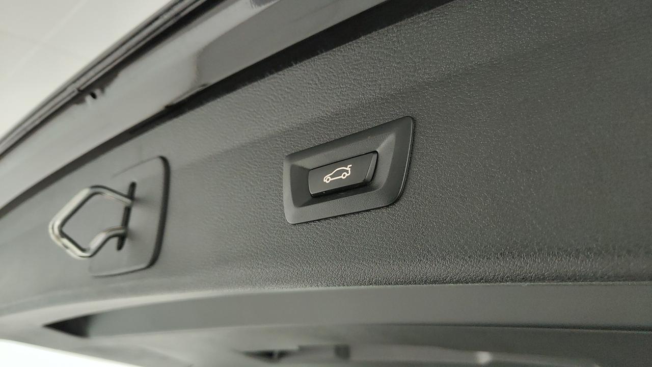 BMW X1 F48 2019 - X1 sdrive18i Advantage 136cv auto