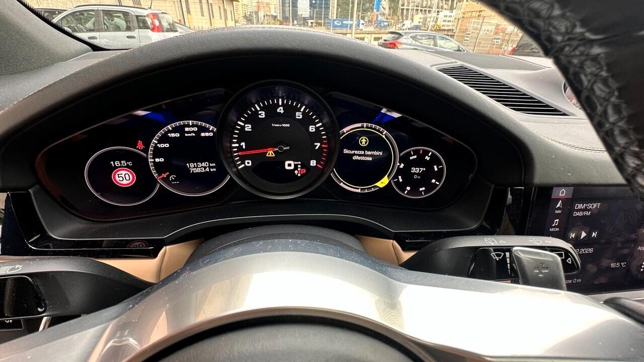 Porsche Cayenne 3.0 V6