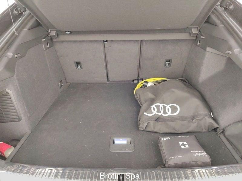 Audi Q3 Q3 45 TFSI e S tronic Identity Black