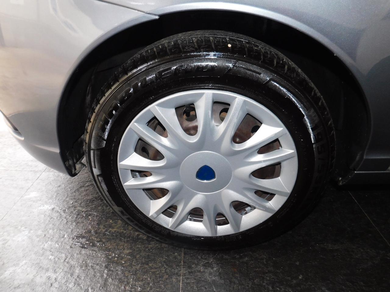 Lancia Ypsilon 1.2 Argento