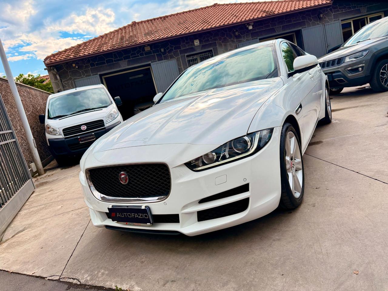 Jaguar XE 2.0 D 180 CV AWD aut. HSE