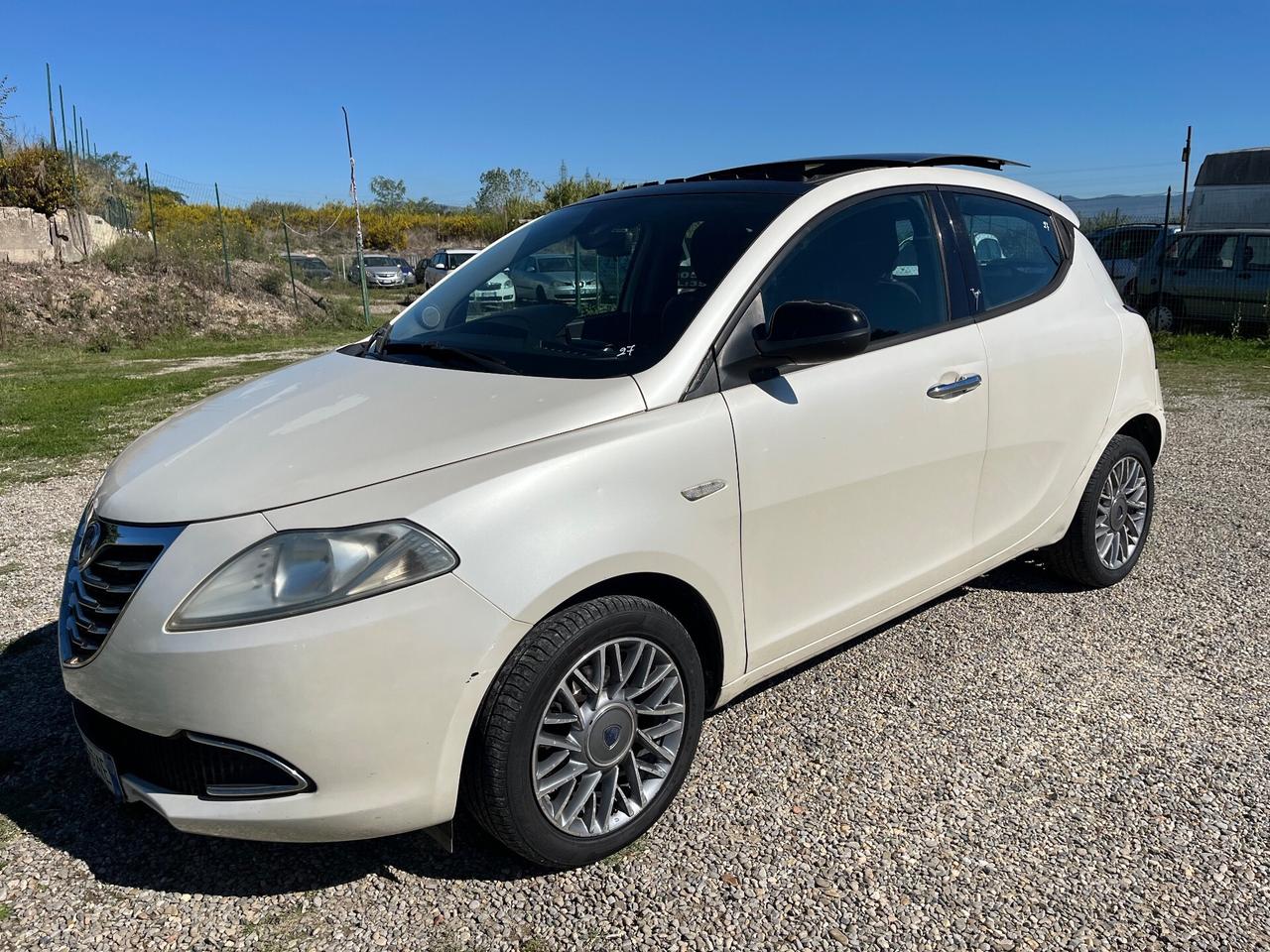 Lancia Ypsilon 1.2 69 CV 5 porte S&S Platinum