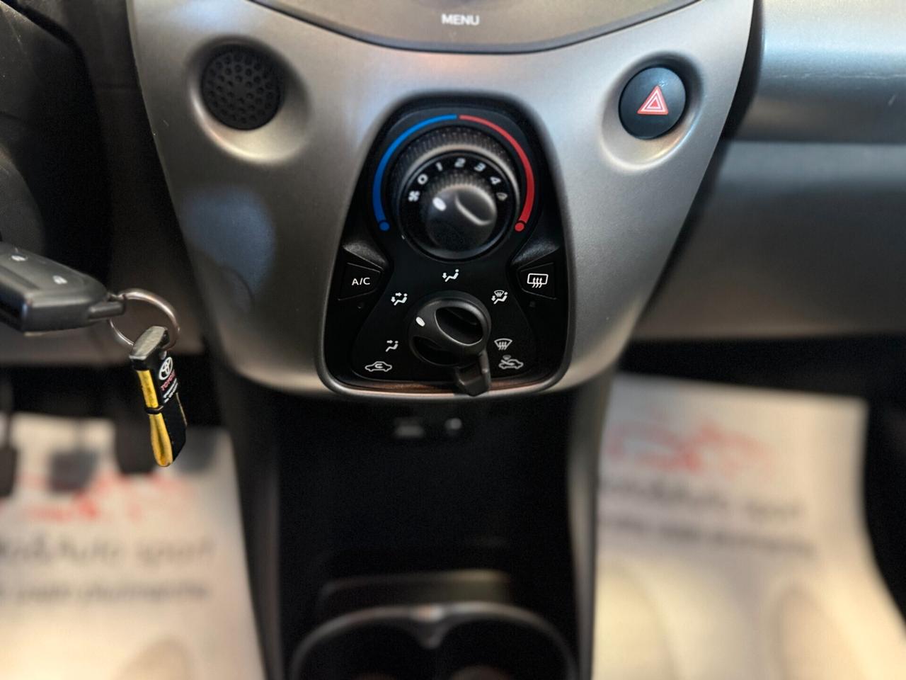 Toyota Aygo 1.0 VVT-i 72 CV 5 porte x-cite