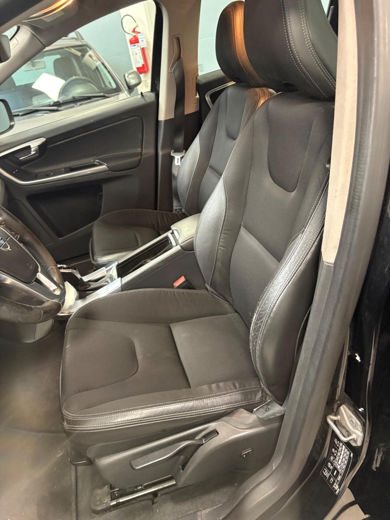 Volvo XC 60 XC60 D3 Geartronic R-design