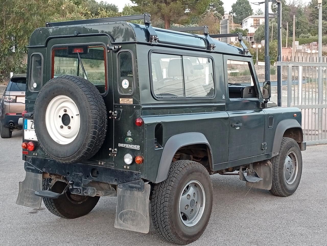 Land Rover Defender 90 2.4 TD4 Station Wagon SE