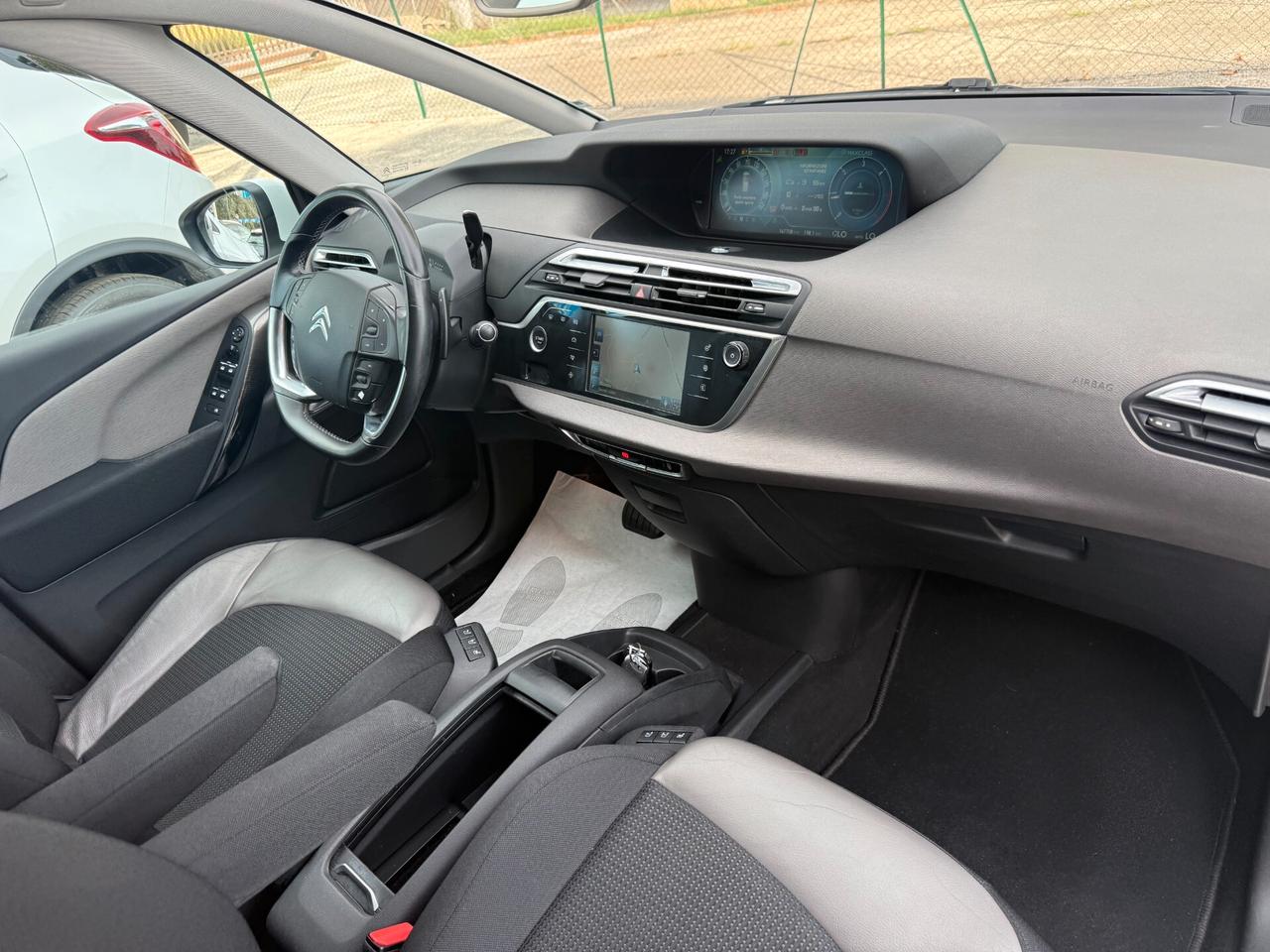 "FULL FULL" Citroen C4 Picasso BlueHDi 150 cv EAT6