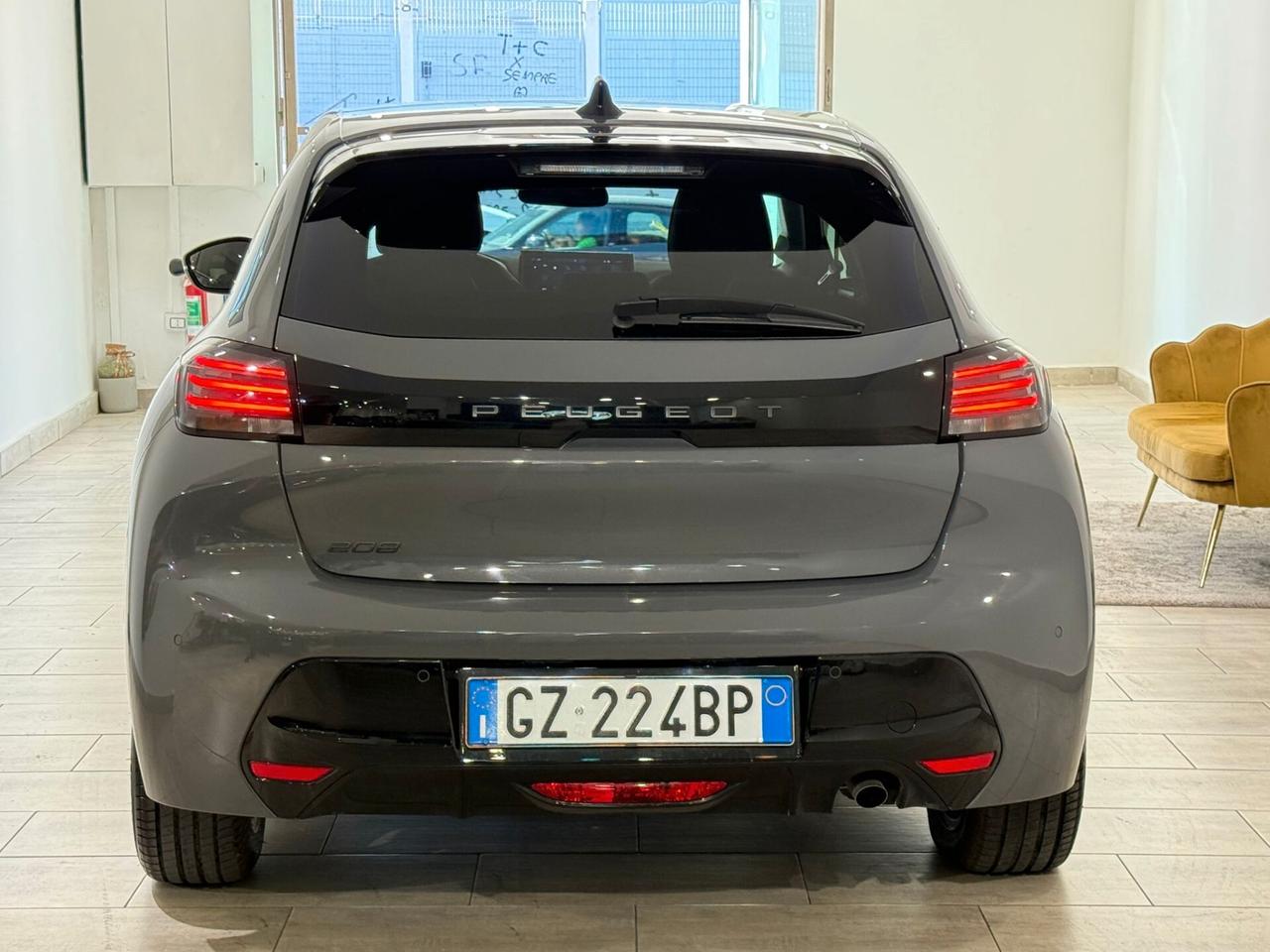 Peugeot 208 ALLURE PACK 2025 20.000 KM