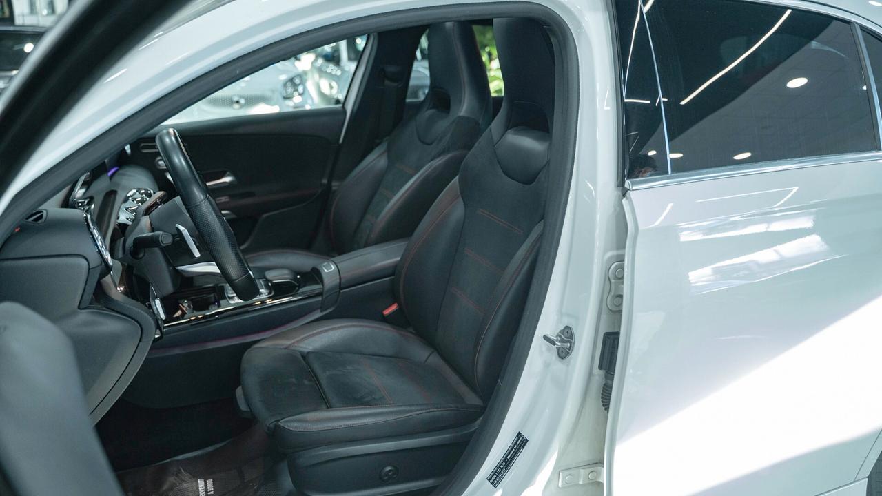 Mercedes-benz A 180 D PREMIUM PLUS AMG TETTO PACK LUCI MULTIBEAM FULL