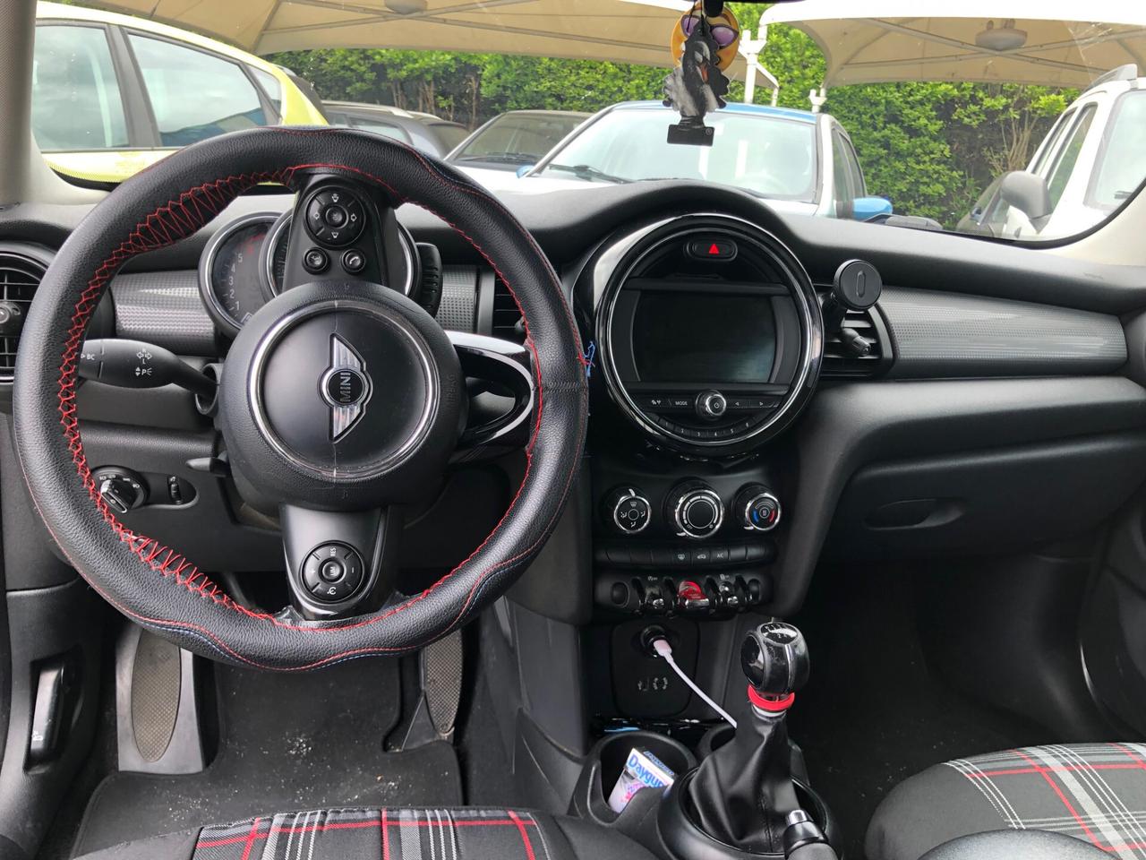 Mini Mini 1.5 Cooper D 5 porte
