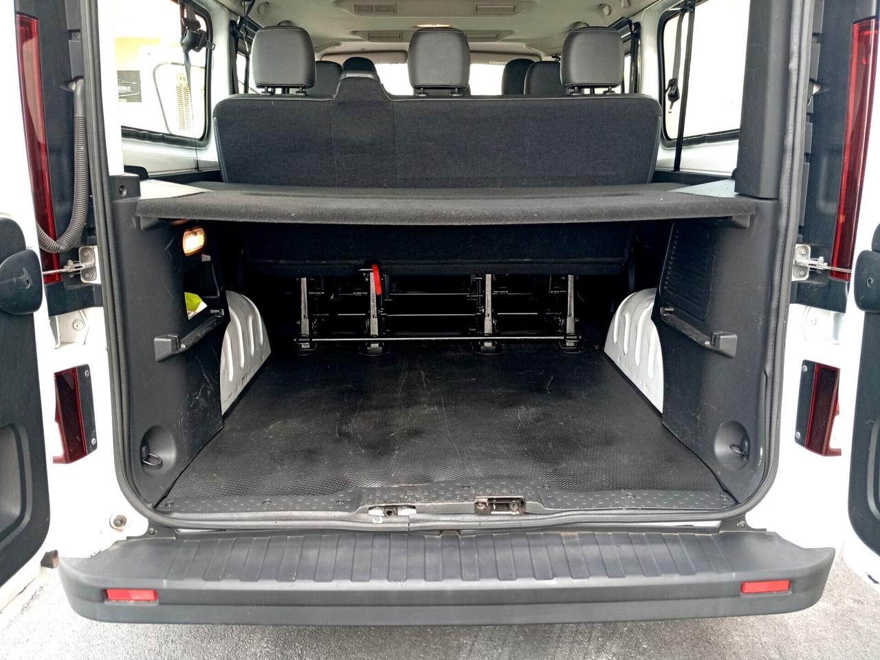 Vivaro 29 1.6 Combi LUNGO 9 POSTI