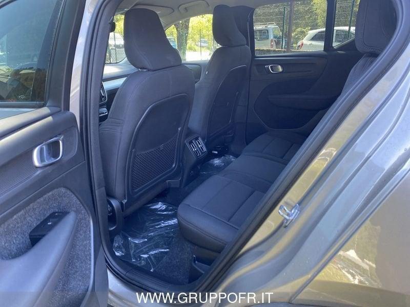 Volvo XC40 B4 AWD Geartronic Momentum Pro