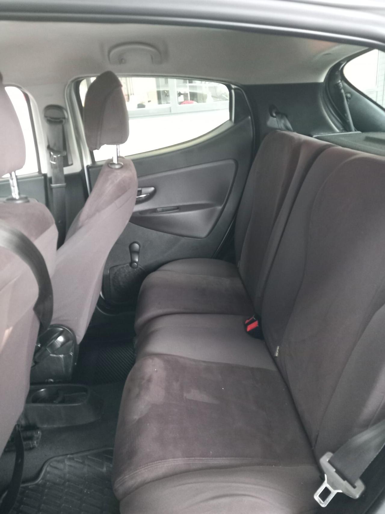 Lancia Ypsilon 1.2 Platinum GPL