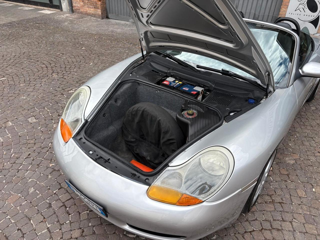 Porsche Boxster 2.5i 24V cat