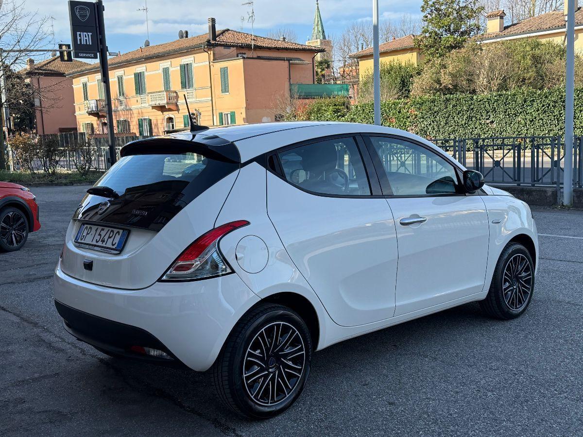 LANCIA - Ypsilon - 1.0 FireFly 5p. S&S Hybrid GOLD