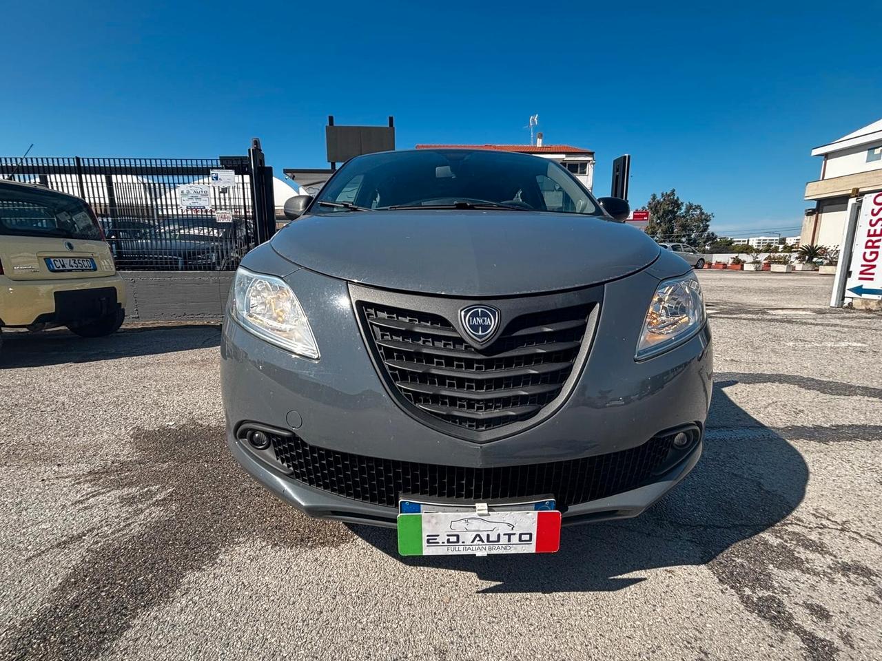 Lancia Ypsilon 0.9 TwinAir 85 CV 5 porte Metano Ecochic Elefantino