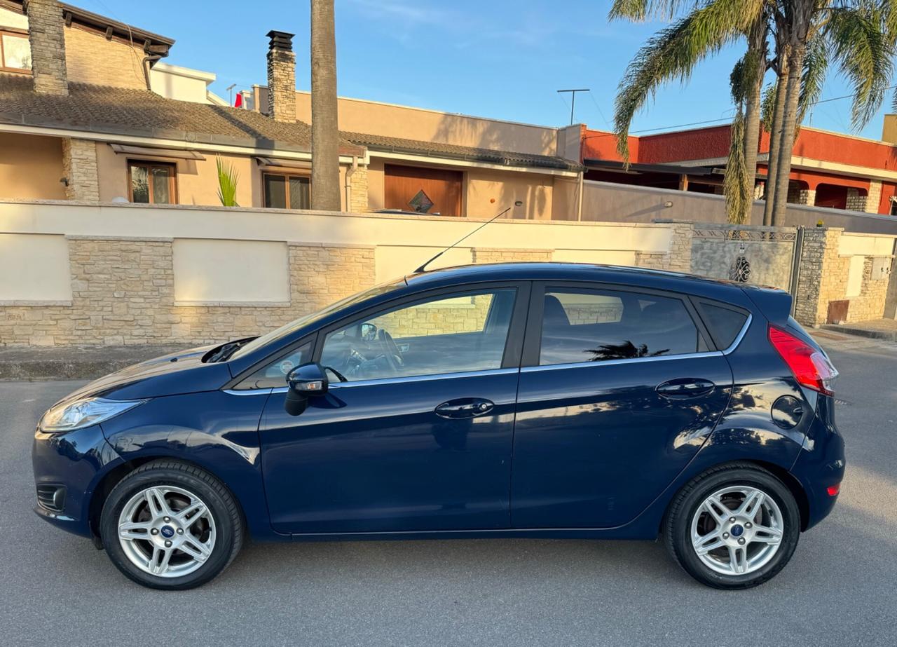 FORD FIESTA 1.5 DIESEL BLACK E WHITE EDITION 2015