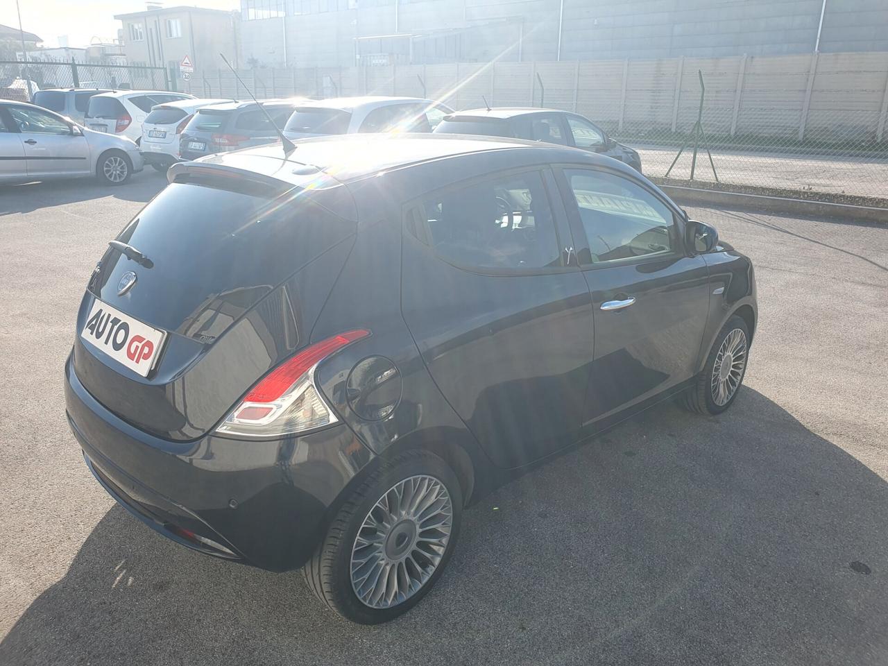 Lancia Ypsilon 1.2 69 CV benzina GPL Neopatent 2017