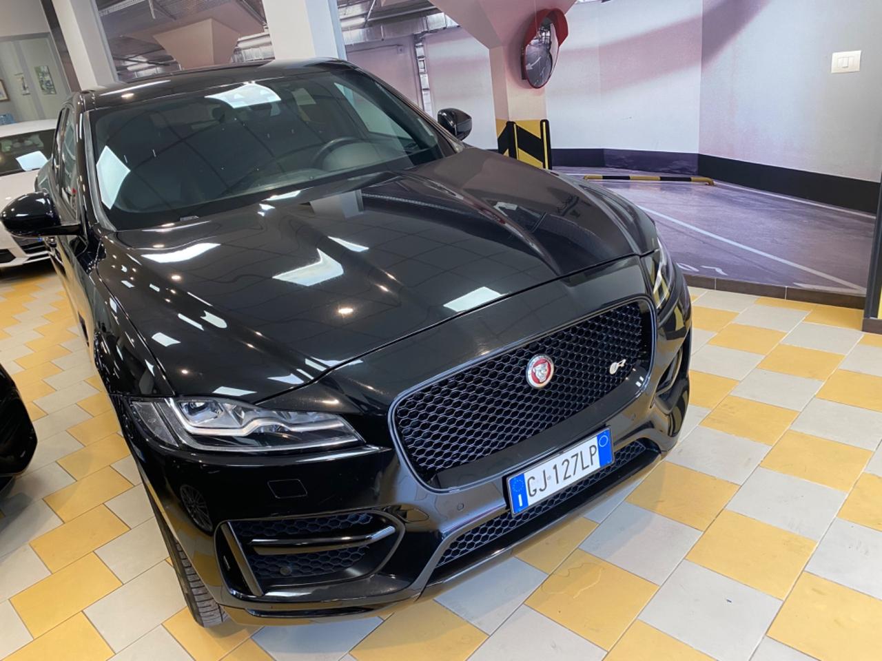 Jaguar F-Pace 3.0 D V6 300 CV AWD aut. R-Sport