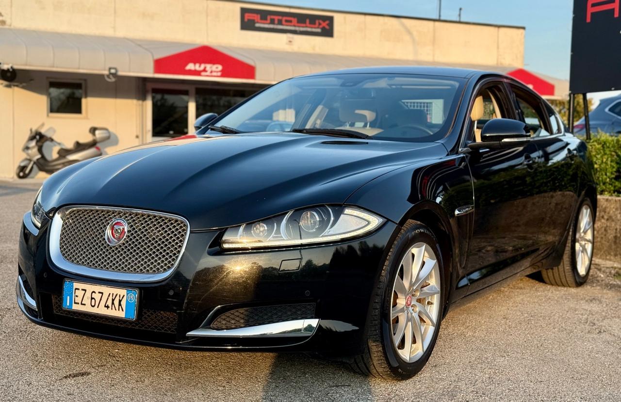 JAGUAR XF 3.0 D V6 240CV Portfolio - 2015