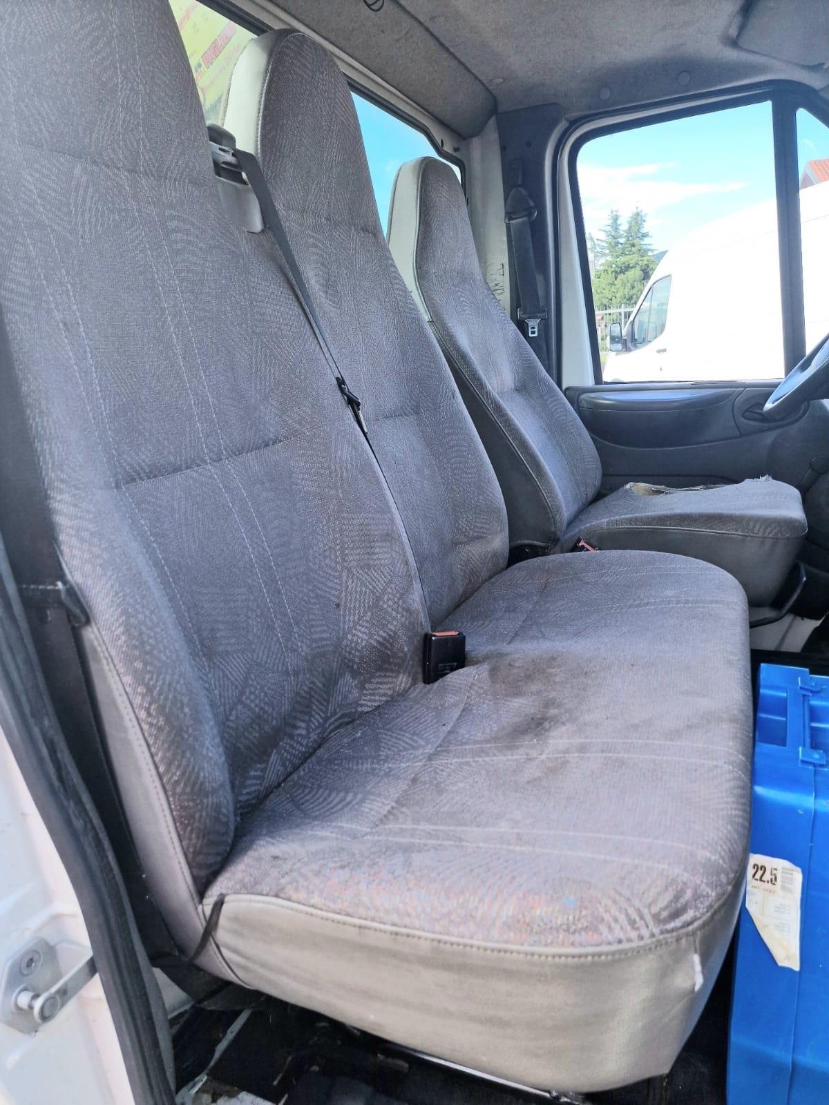 Autocarro Ford con gru del 2001 in saldo 154