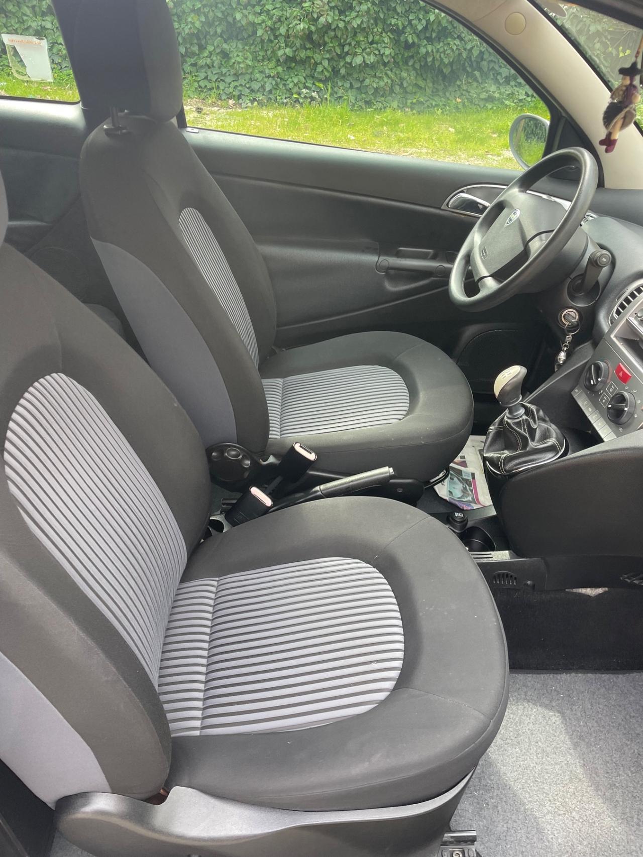 Lancia Ypsilon 1.2 Platino