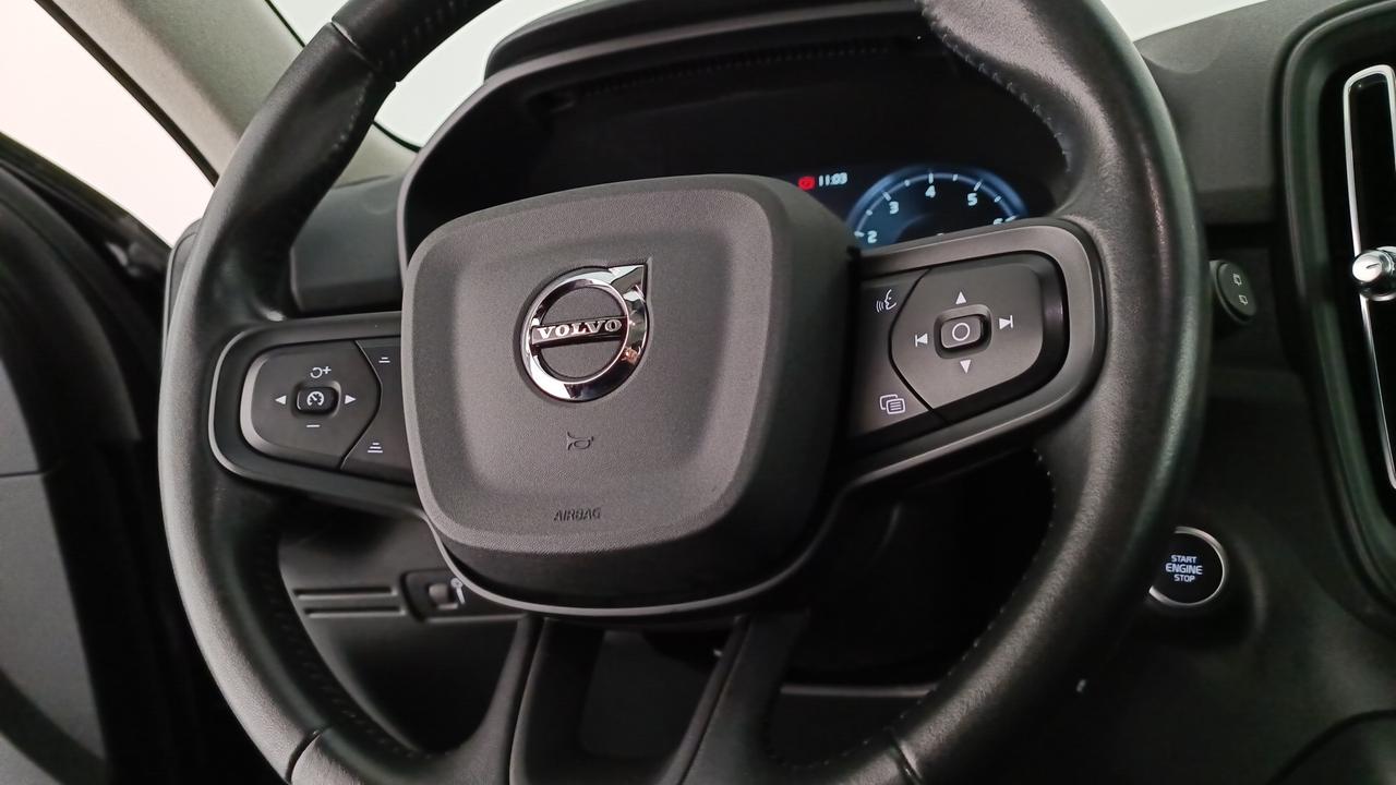 VOLVO XC40 1.5 t2 Momentum auto my21