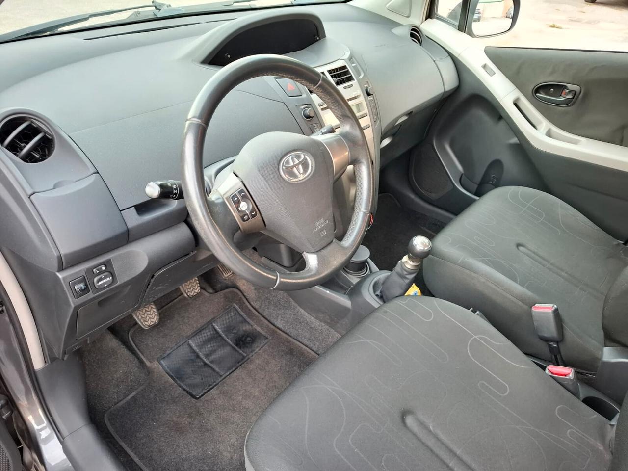 Toyota Yaris 1.0 benzina 5P 2° SERIE LUXURY PACK