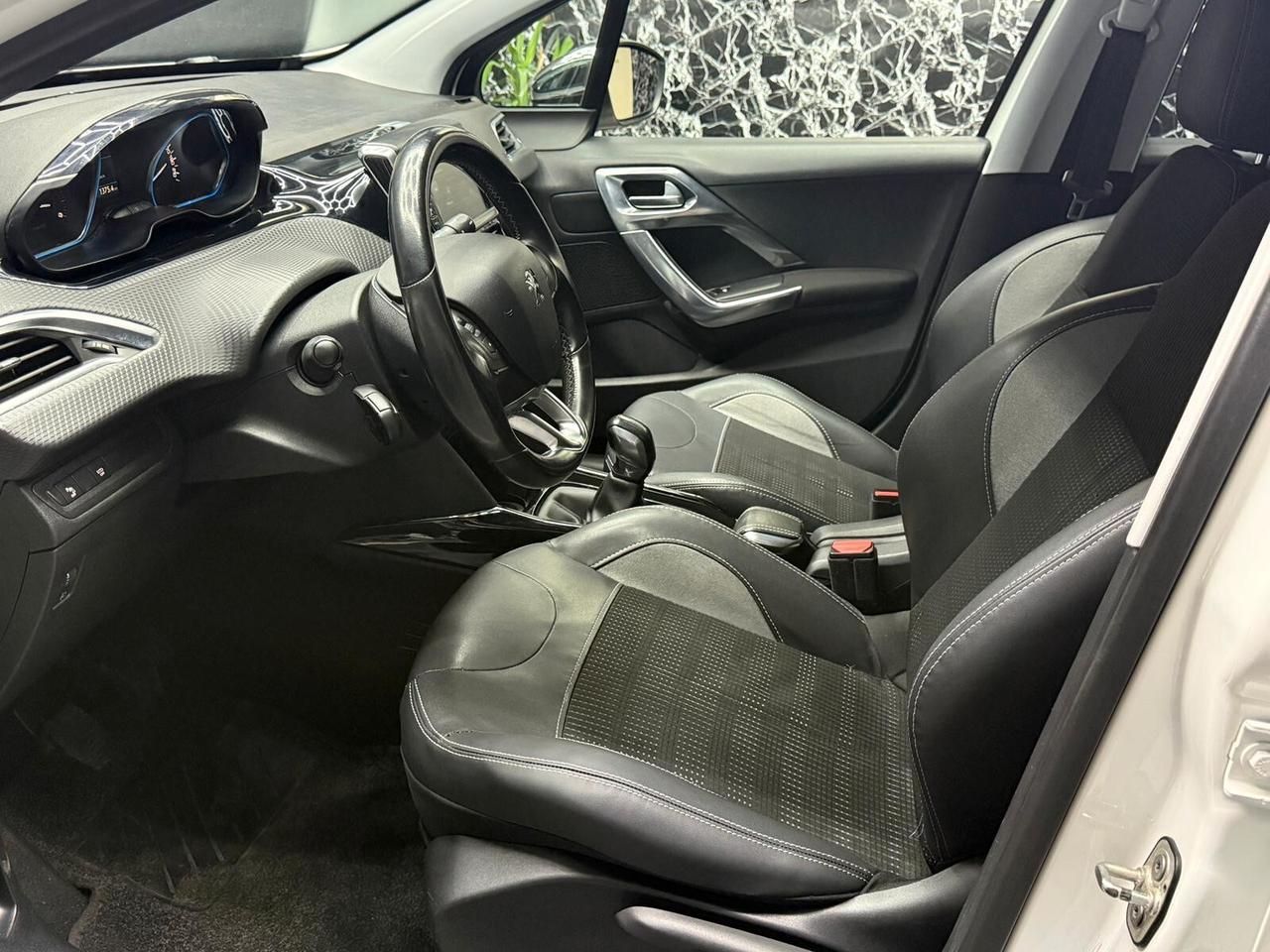 Peugeot 2008 BlueHDi 100 Black Matt