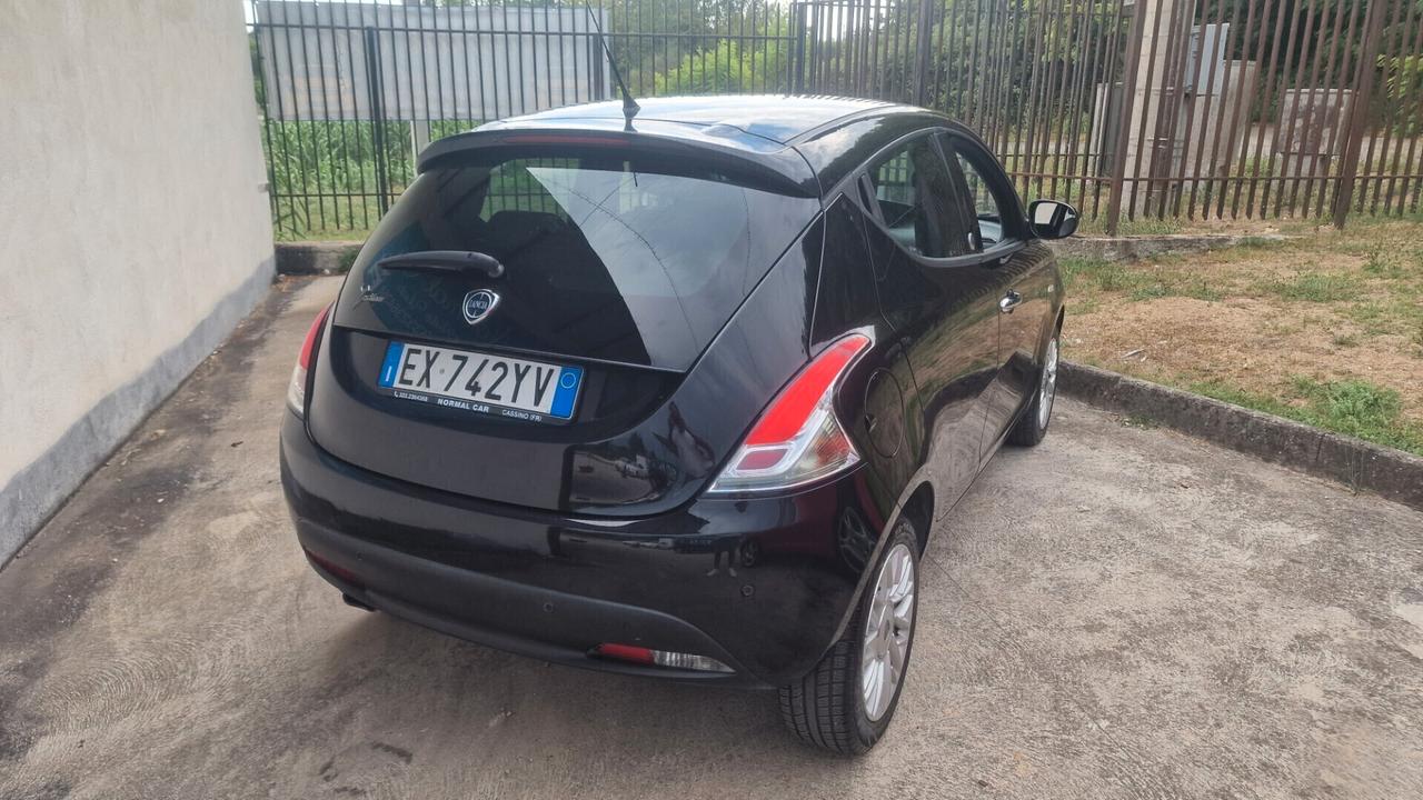 Lancia Ypsilon 1.2 69 CV 5 porte GPL Ecochic Gold