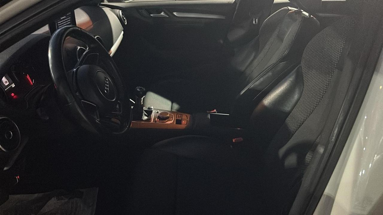 Audi A3 1.2 TFSI 110 CV S-LINE