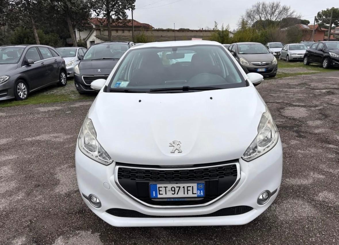 Peugeot 208 1.4 HDi 68 CV 5 porte Allure