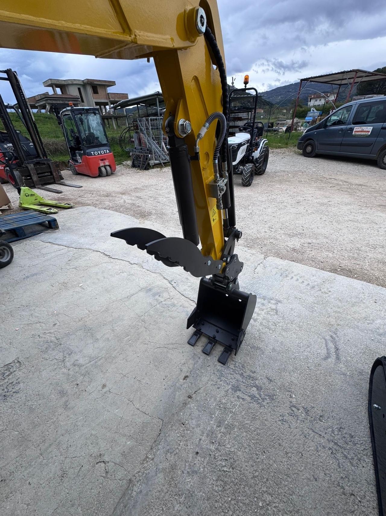 Escavatore SZ 16