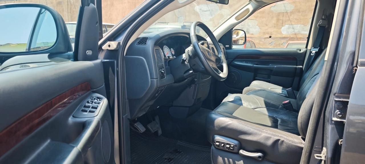 Dodge RAM 1500 SLT Long Cab 5.9 CC V8