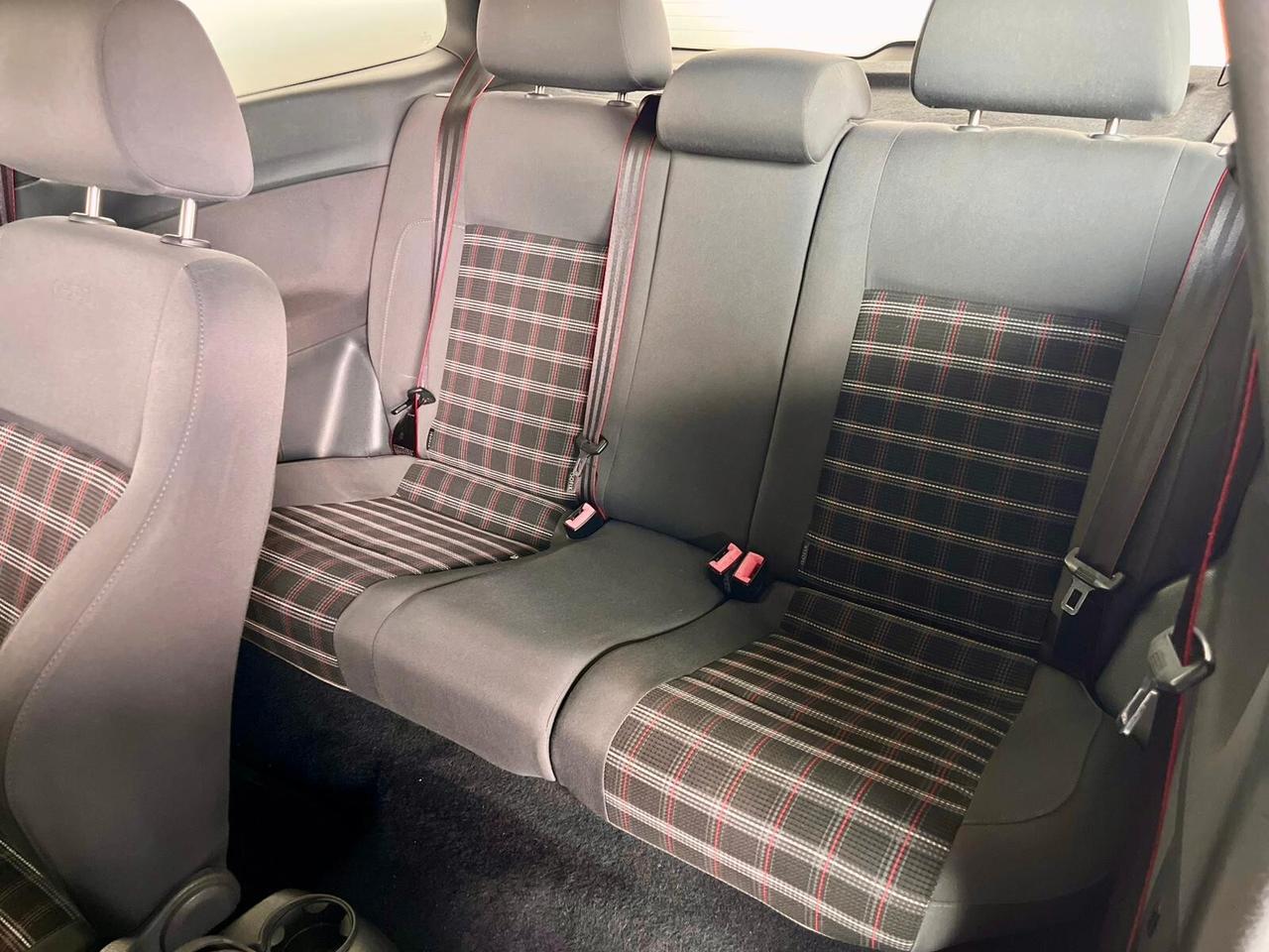 Volkswagen Polo 1.8 T 20V 3p. GTI