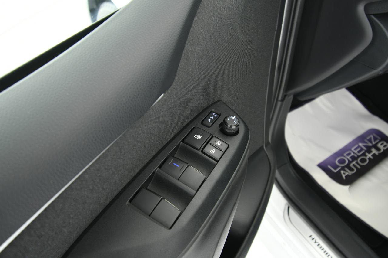 TOYOTA Yaris 1.5h Style CAMERA+ACC+APP CONNECT+NEOPATENTATI