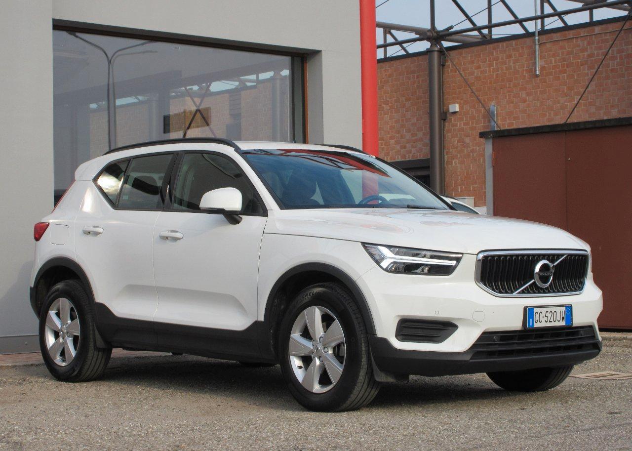 Volvo XC40 2.0 d3 Momentum Core auto