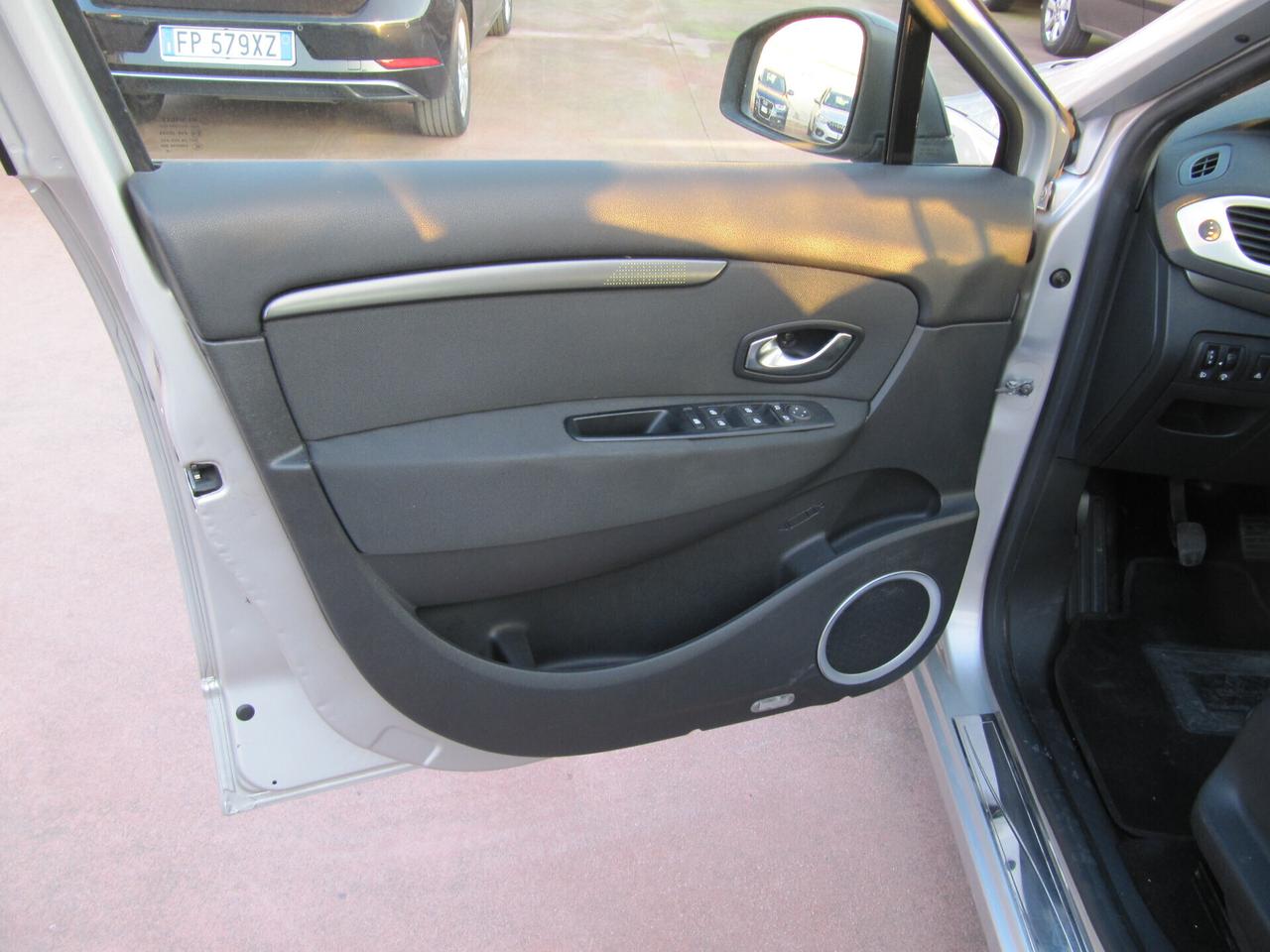 Renault Scénic X-Mod 1.9 dCi 130CV Luxe